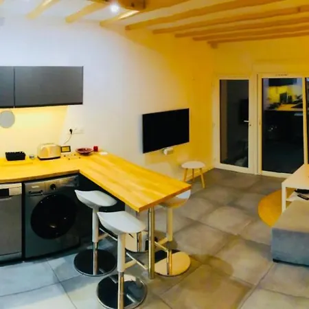 Gite De La Fontaine Apartmán La Cote-Saint-Andre